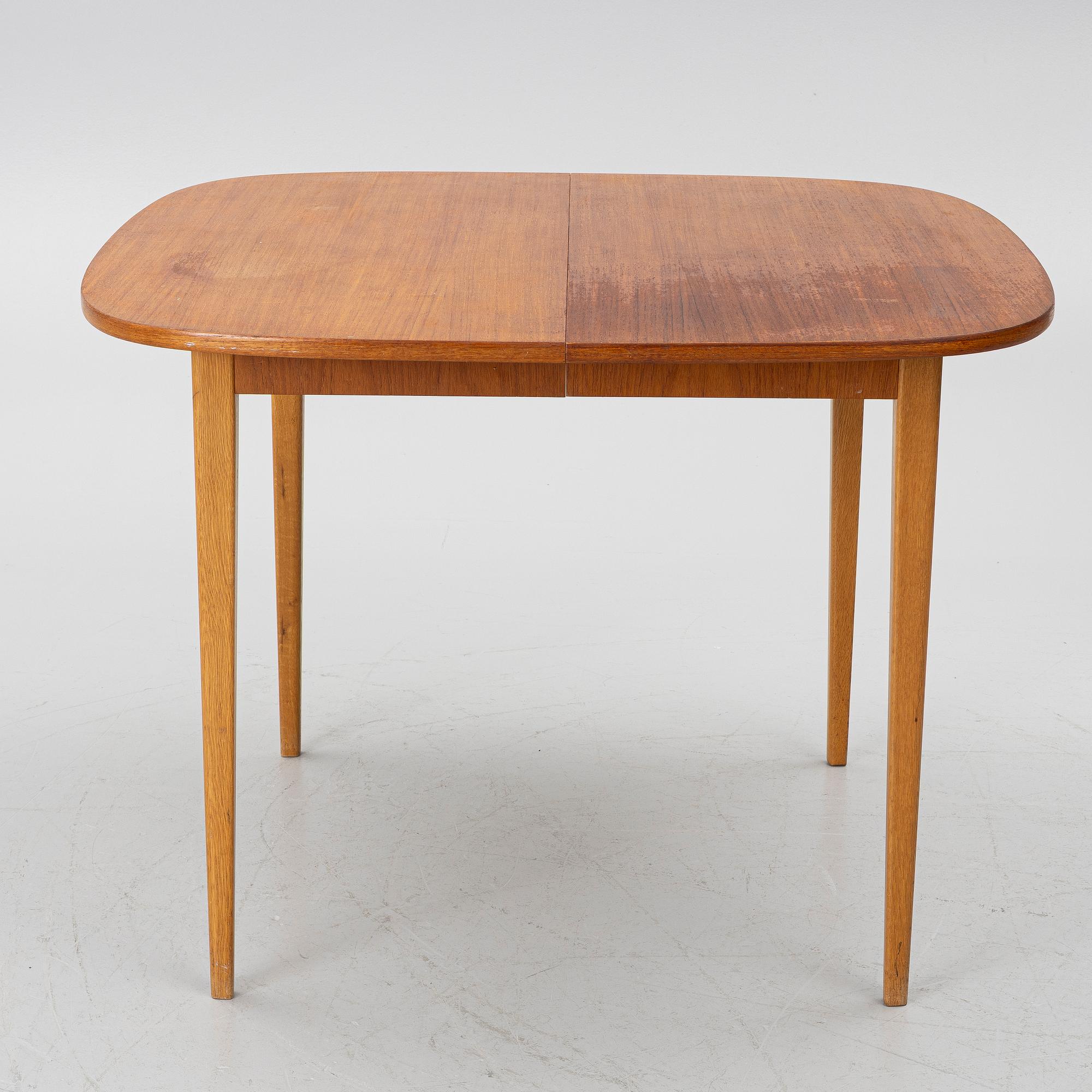 Dining table with four chairs, 1950s/60s.
