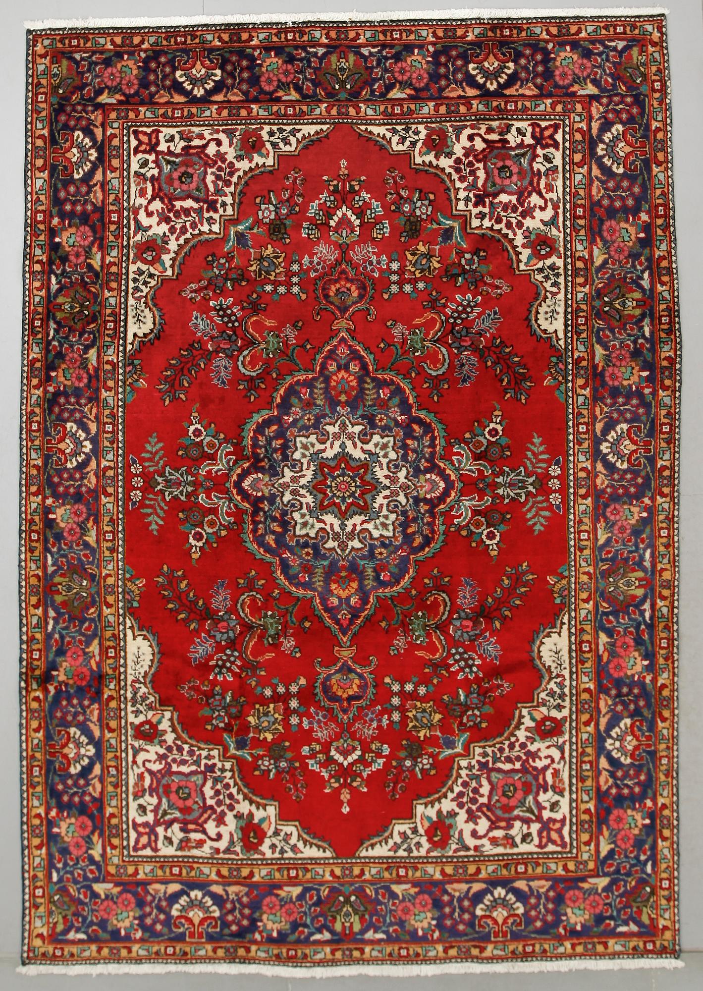 MATTA, Täbriz, ca 292 x 202 cm.