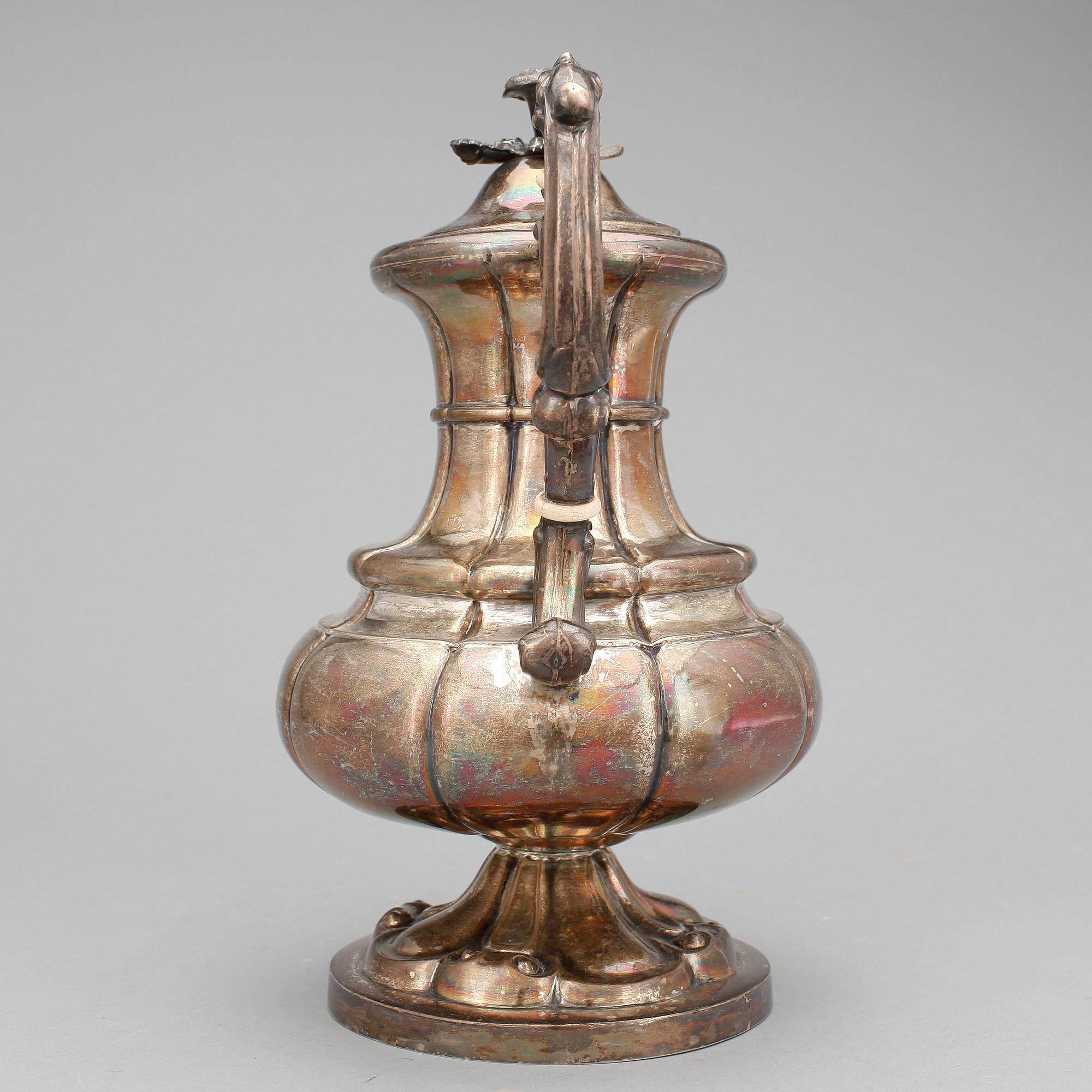 KAFFEKANNA, silver, nyrokoko, Carl Nyström, Stockholm 1851. Vikt ca 690 gram.