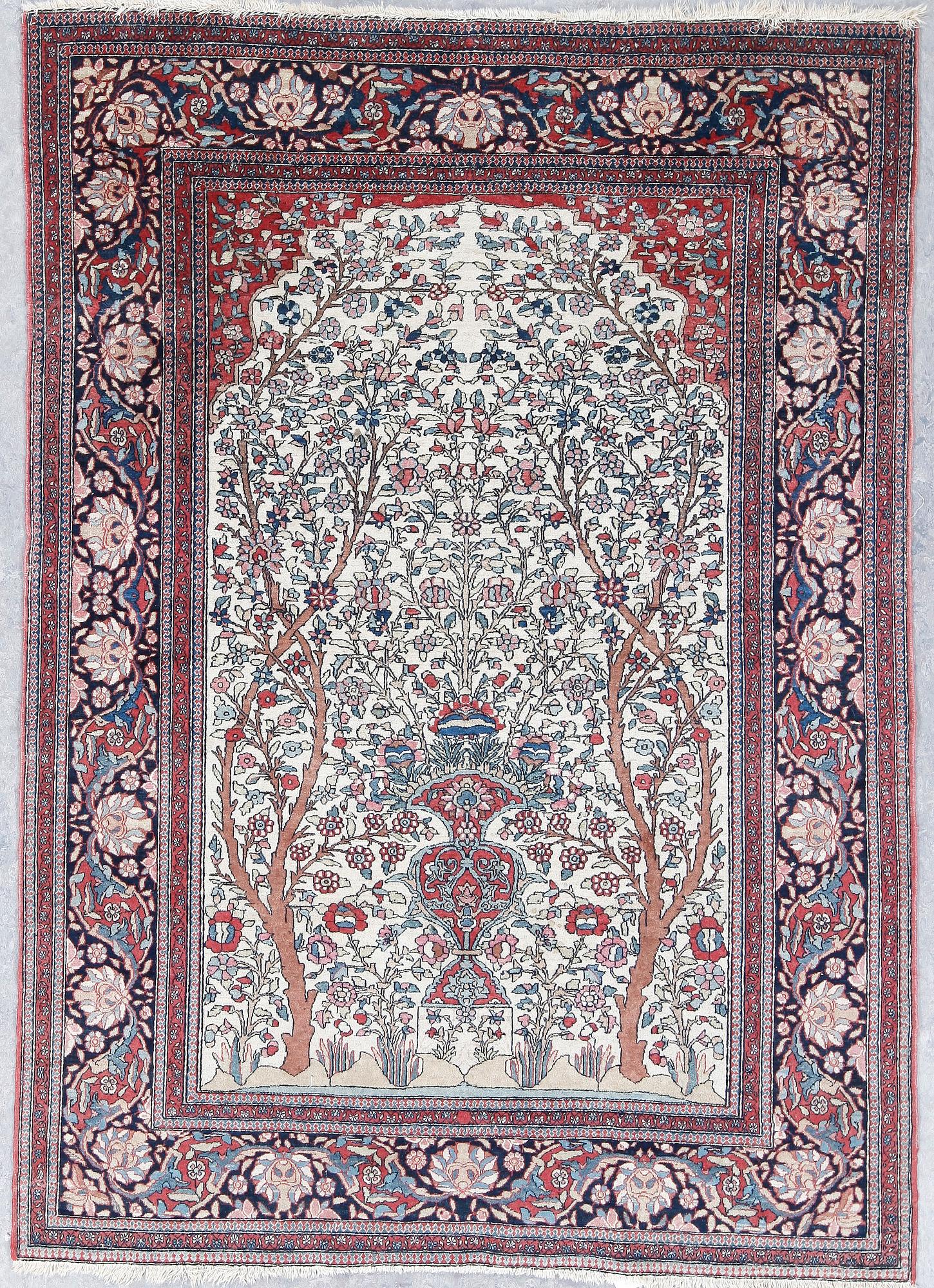 MATTA, semiantik Isfahan, ca 200x145 cm.
