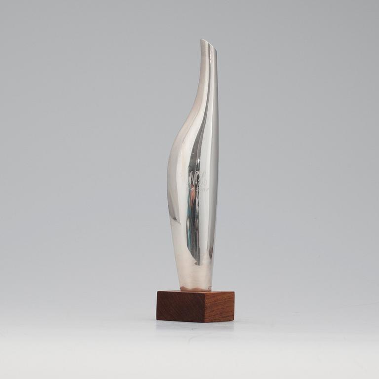 Tapio Wirkkala, TAPIO WIRKKALA, A SILVER VASE.