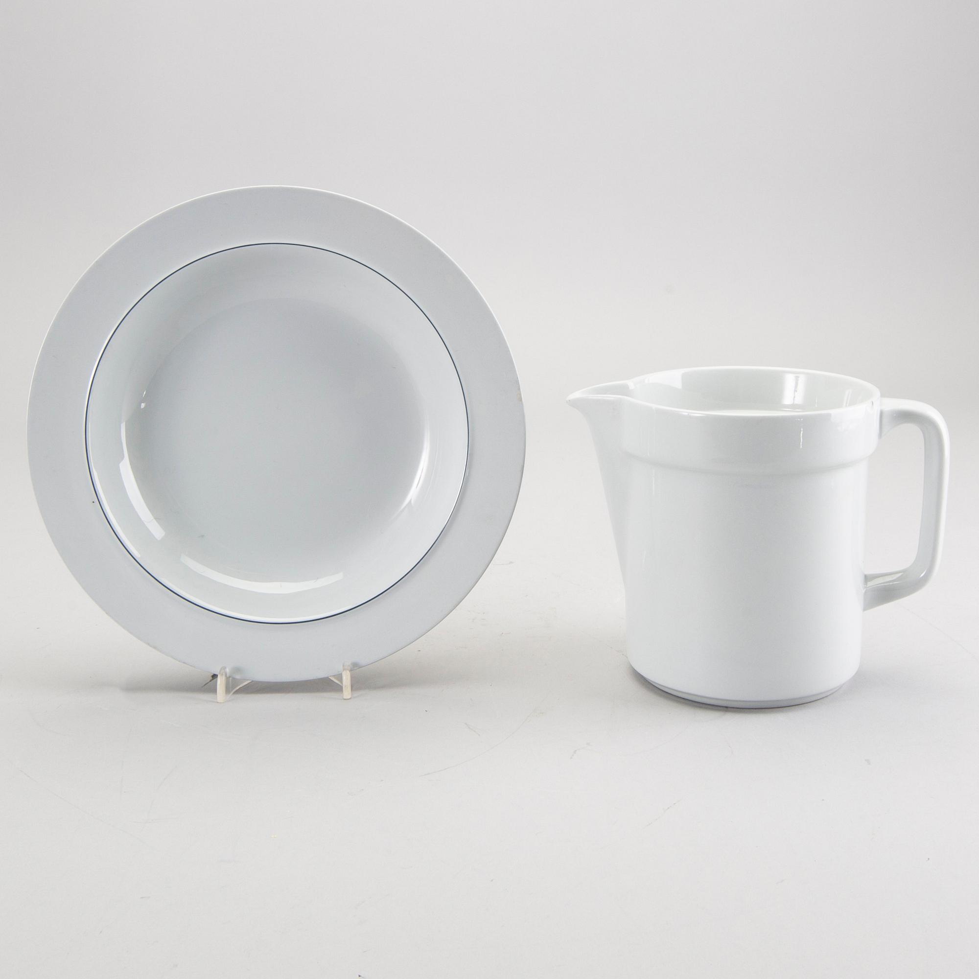 Grethe Meyer, "Blue Edge", tableware, 100 dlr, Royal Copenhagen and Aluminia.