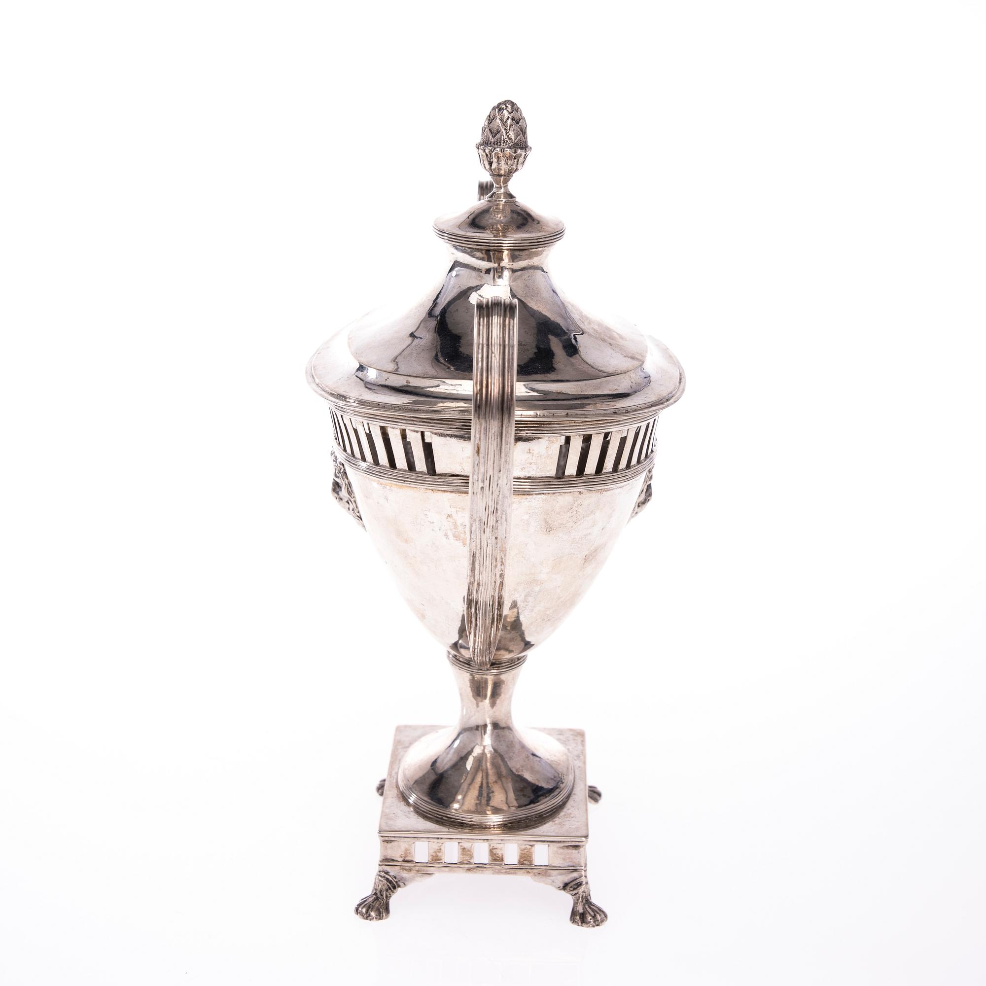 SOCKERSKÅL, silver, Gustaf Otto Sjöberg Falun 1817. Vikt ca  758 g.