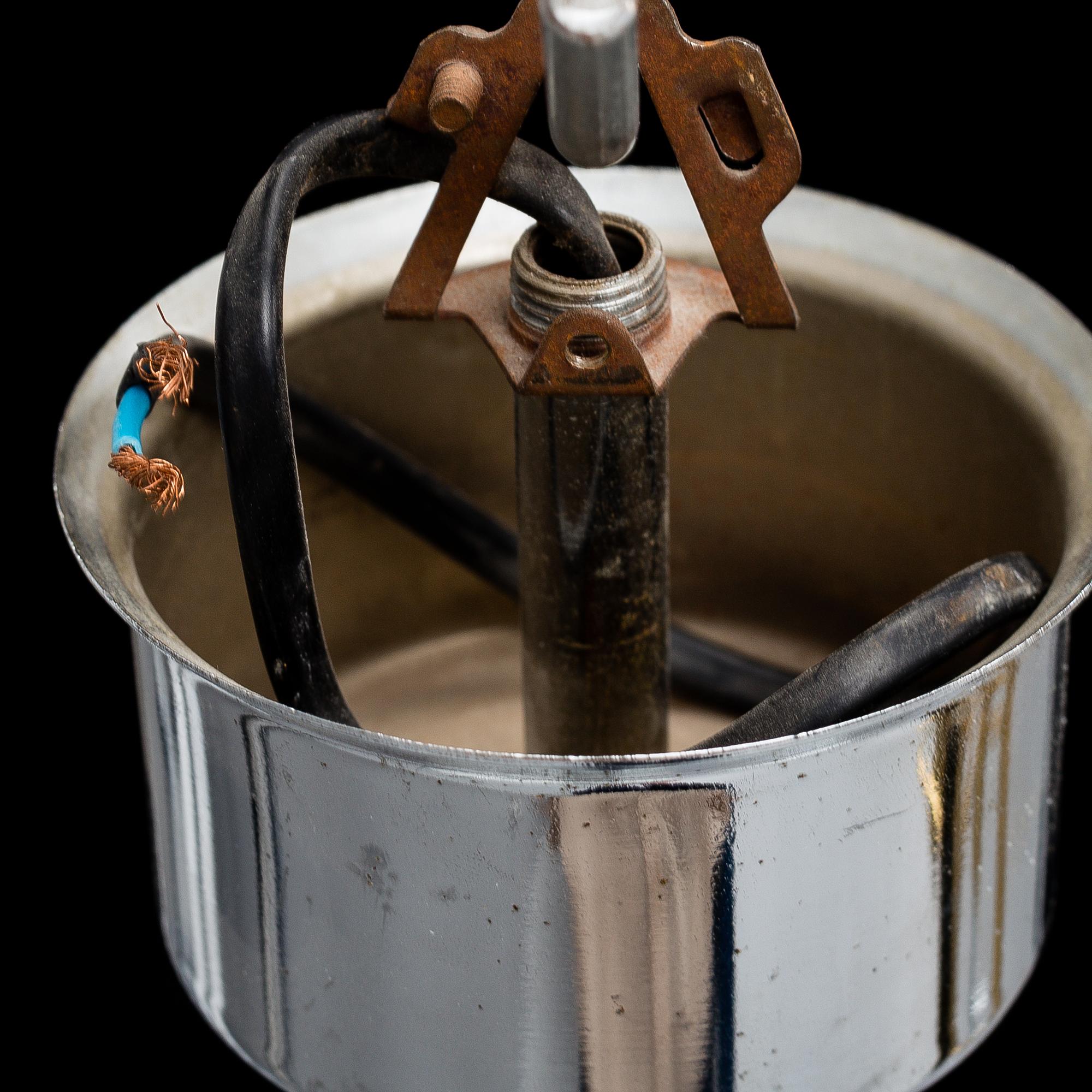 A 1960's ceiling light.