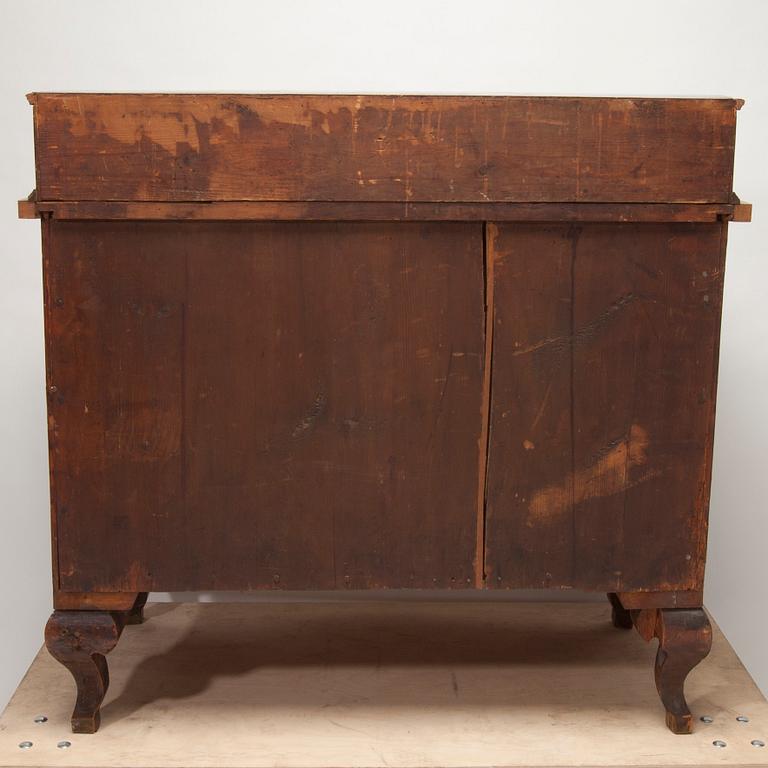 BYRÅ, senbarock, 1700-talets mitt.