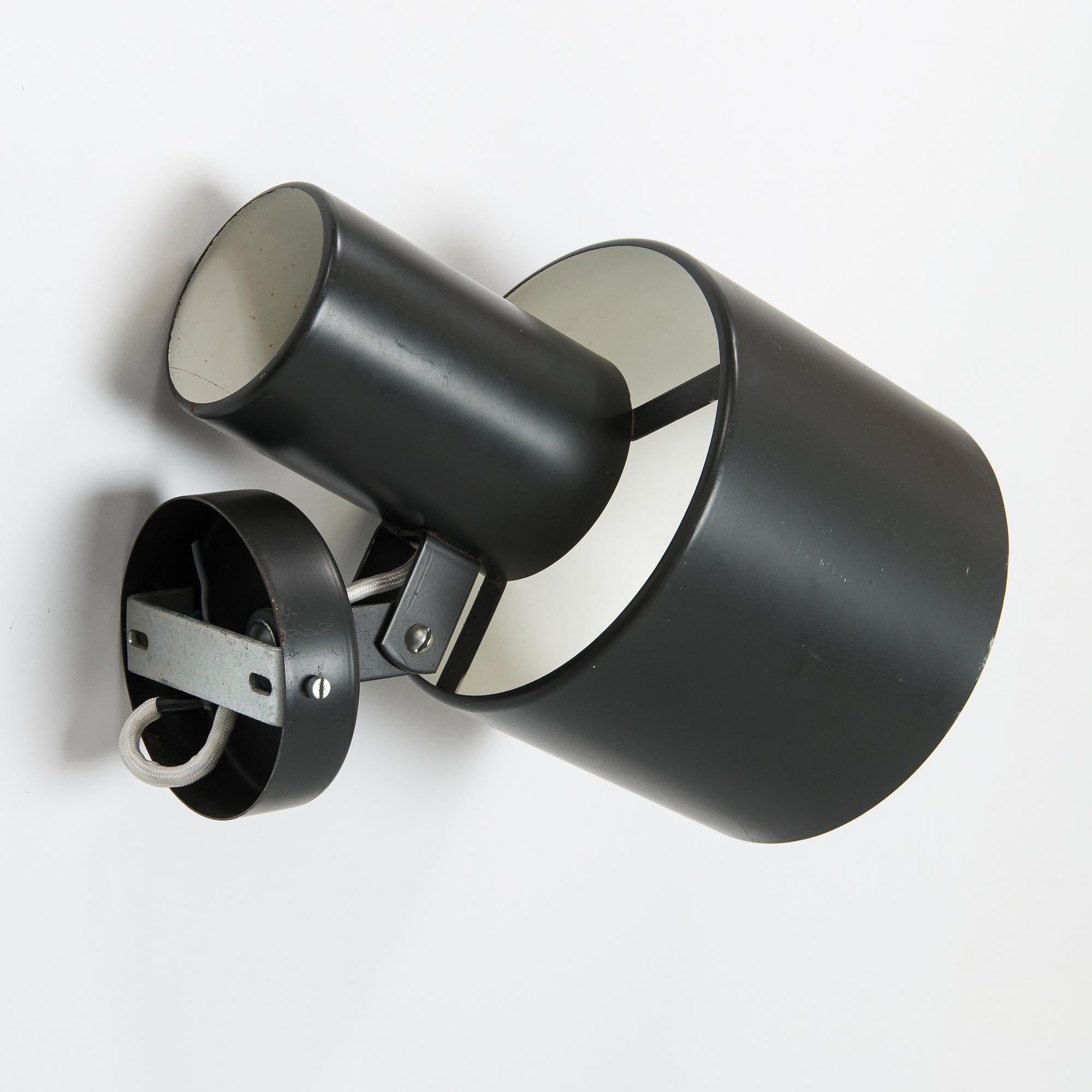 Lisa Johansson-Pape, a mid-20th century '13-017' wall light for Orno.