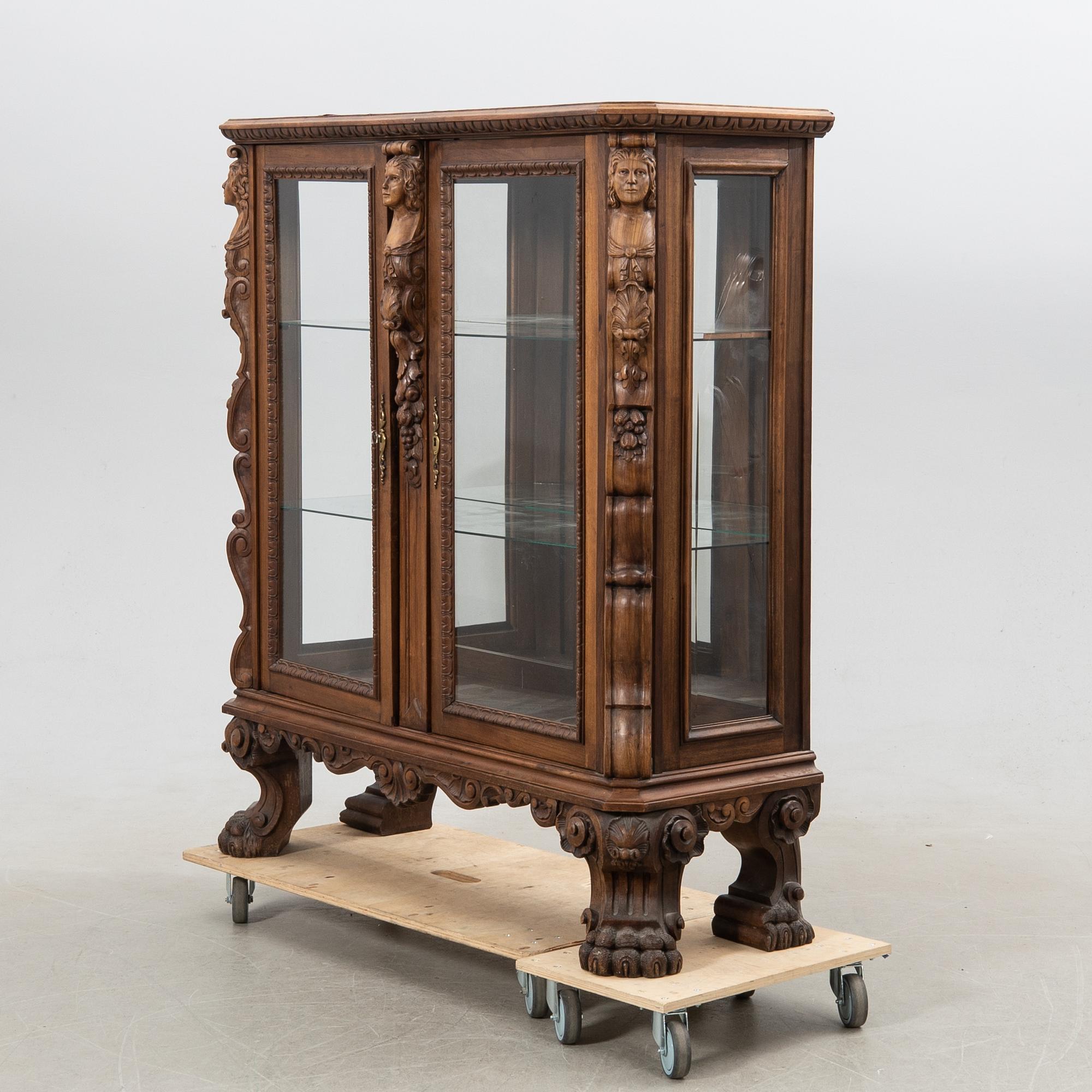 Vitrinskåp, barockstil, 1940-tal.