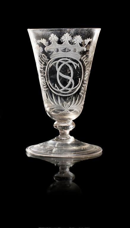 VINGLAS, Kungsholms glasbruk, graverat Steninge och daterat 1705.