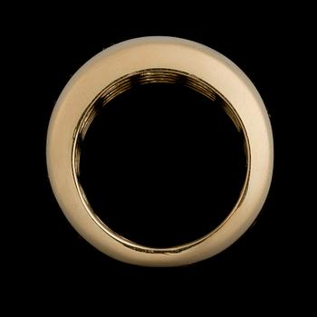 A RING, 18K gold. Italy.