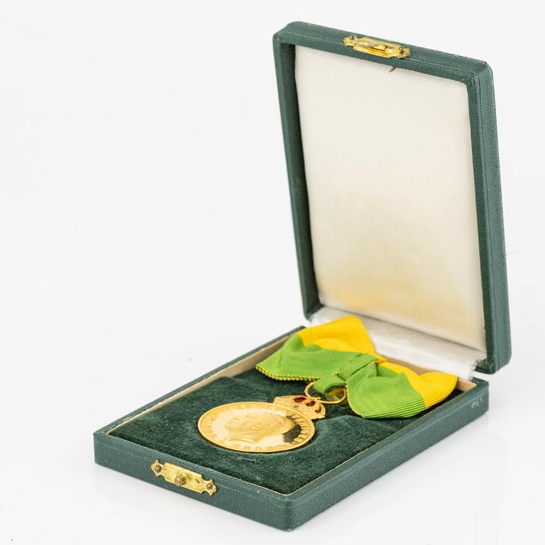 Gustav VI Adolf, medalj i guld, Kungliga patriotiska sällskapet, i etui,