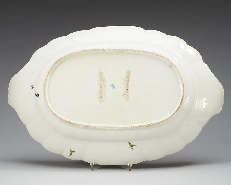 BRICKA/FAT, porslin. Meissen, 1700-tal.