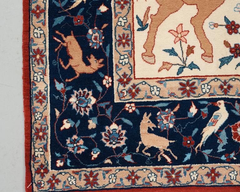 A RUG, semi-antique Esfahan, Seirafian, ca 169 x 108 cm (as well as a flat woven area at each end).