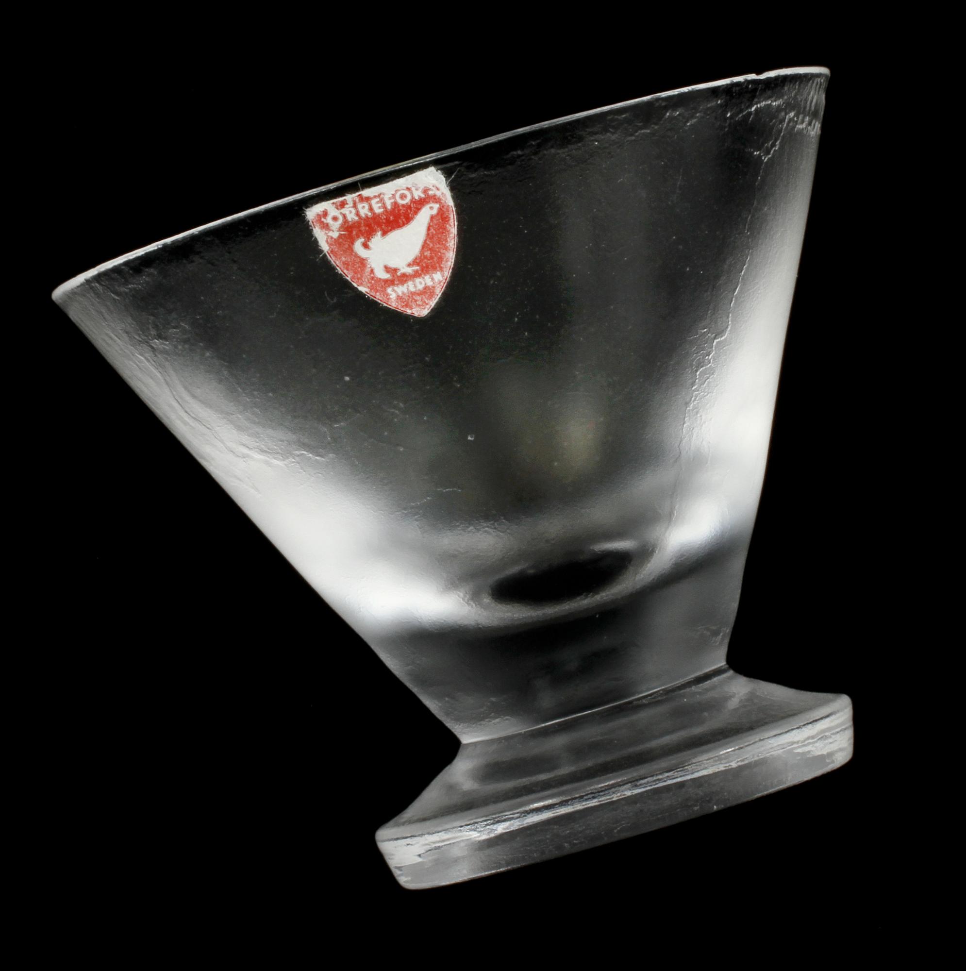 GLASSERVIS, 9 delar, "Iced", Vicke Lindstrand, Orrefors, formgiven 1936.