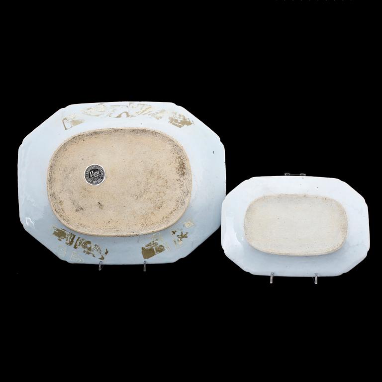 STEKFAT, 2 st, porslin, Kina, 1700-tal.