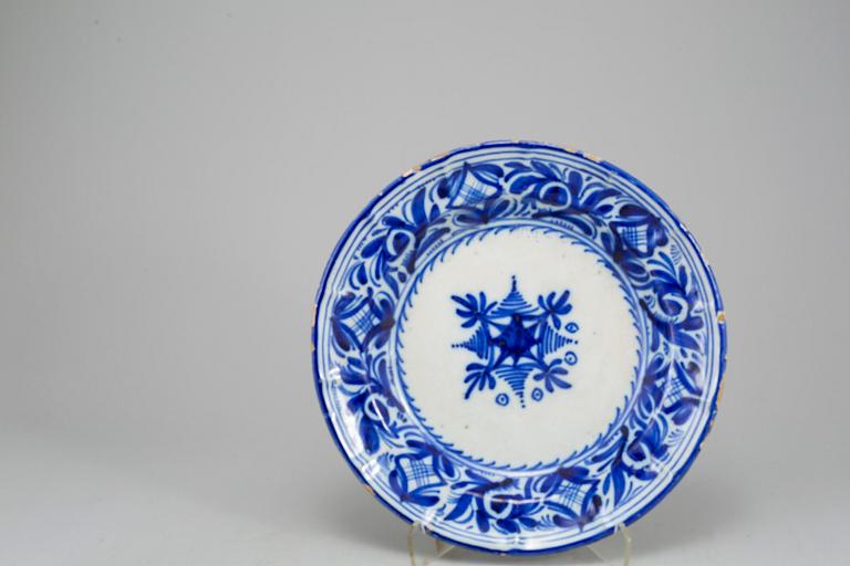 Three faiance dishes, 19th century.