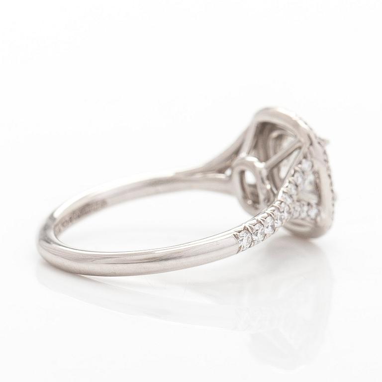 Tiffany & Co, Ring, "Soleste Cushion-cut Double Halo", platina och diamanter.