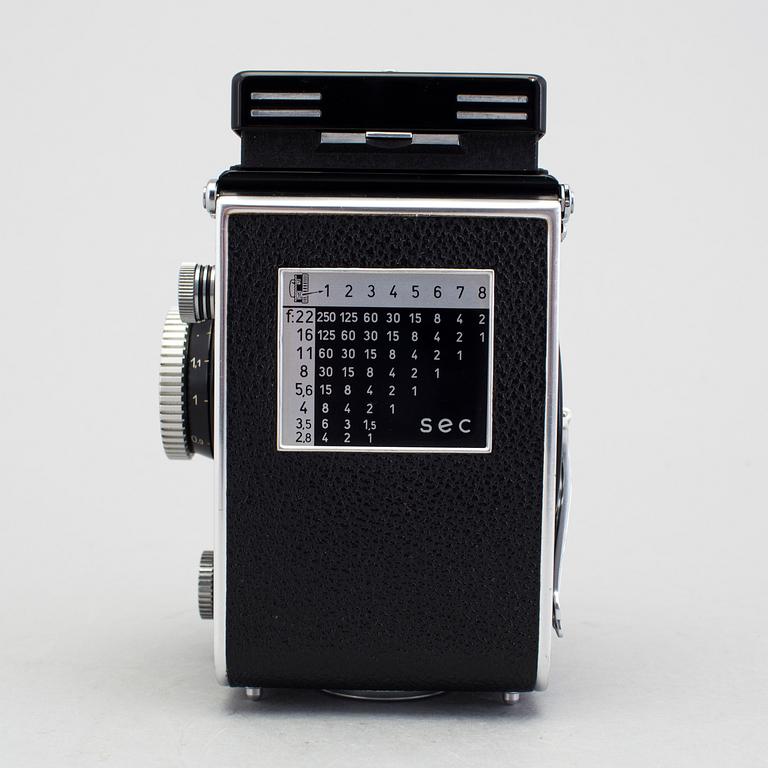 a German Twin-lens reflex camera, Rolleiflex 3.5 with Xenotar Lens by Franke & Heidecke,1950/60s.