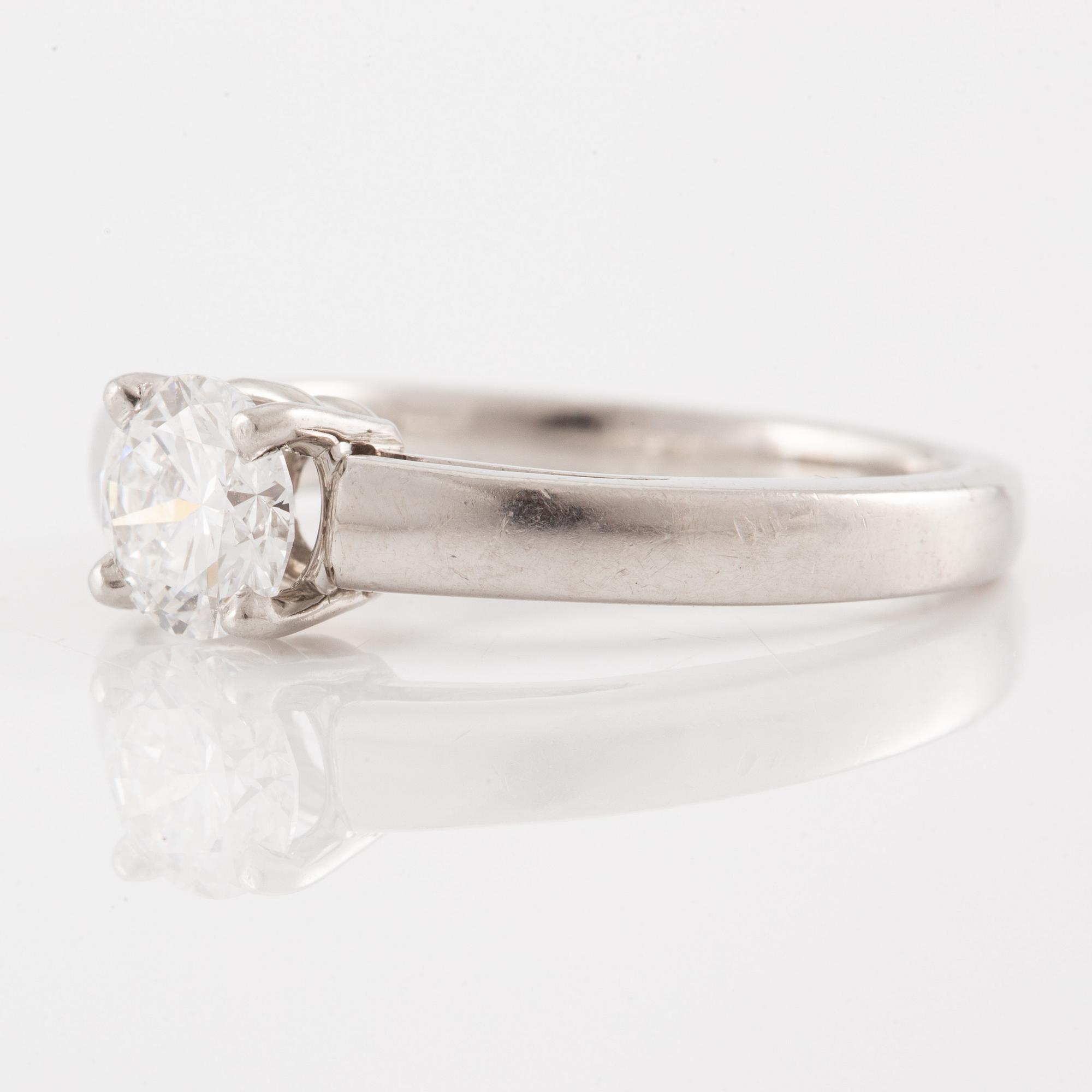 Ring, platinum with brilliant-cut diamond, approx. 0.70 ct.