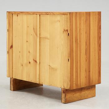Axel Einar Hjorth, A modernist pine chest of drawers, attributed to Axel Einar Hjorth, probably 'Sport', Nordiska Kompaniet, Sweden 1930's.