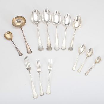 BESTICKSERVISDELAR, ca 80 st. Silver. CG Hallberg, Stockholm bl a 1940. Tot vikt ca 2240 g.