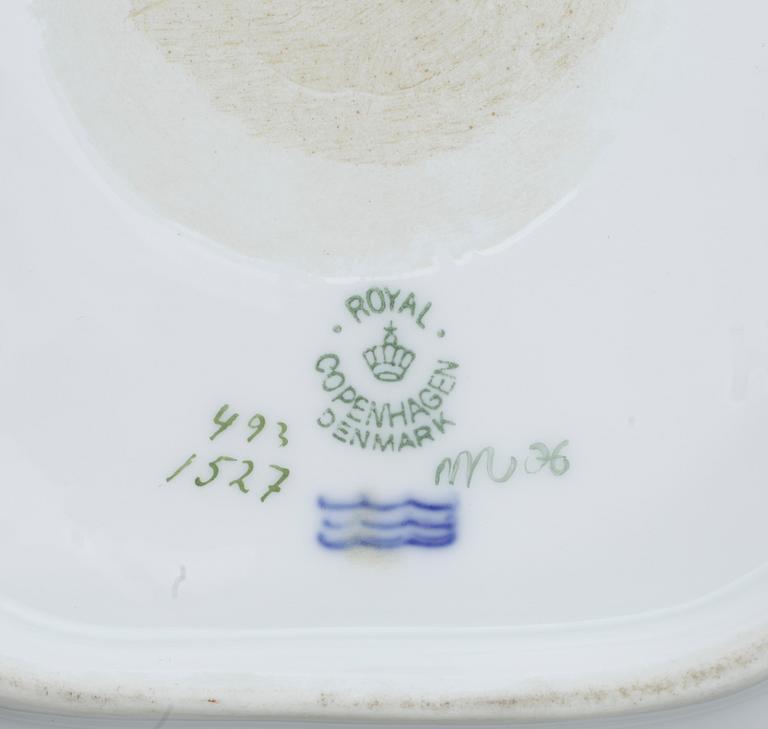SERVISDELAR, 3 delar "Sachsisk blomst", Royal Copenhagen, 1900-talets mitt.