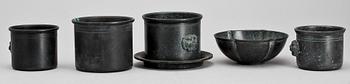 YTTERFODER, FAT SAMT SKÅL, 6 delar, brons, 1900-talets första hälft.