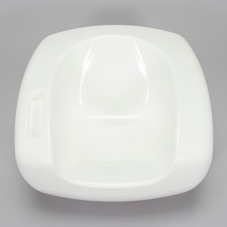 Eero Aarnio, "Soap-tuoli" Artekno, signeerattu Eero Aarnio, 2010.