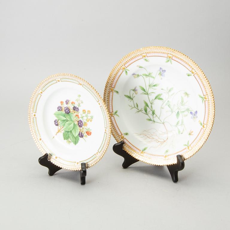 Two 20th century Flora Danica Royal Copenhagen porcelain dishes.