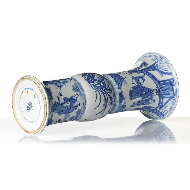 A large blue and white 'figural' yenyen vase, Qing dynasty, Kangxi (1662-1722).