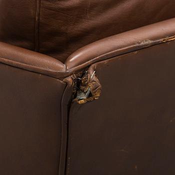 A 'Cromwell' leather sofa by Arne Norell, late 20th century.