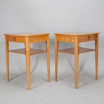 SÄNGBORD / NATTDUKSBORD, ett par, 1900-talets mitt.