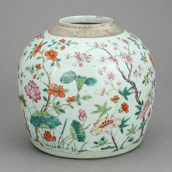 BOJAN, porslin, Kina, omkring 1900.