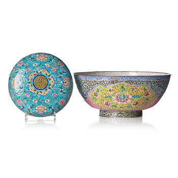 1027. A large enamel on copper bowl, and a cover, Qing dynasty, 18th century.