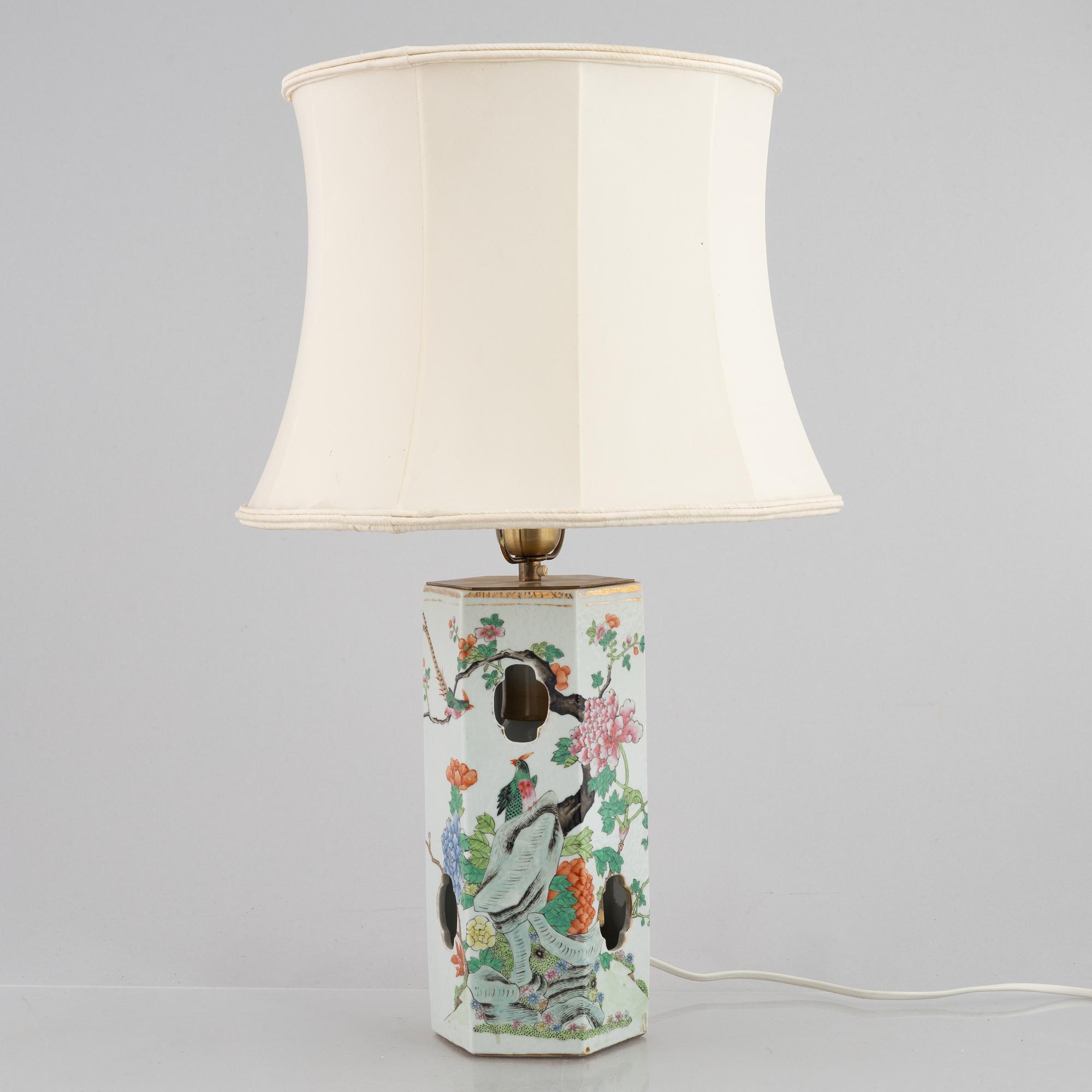 A porcelain hat stand made into a table lamp, China, early 20th century.