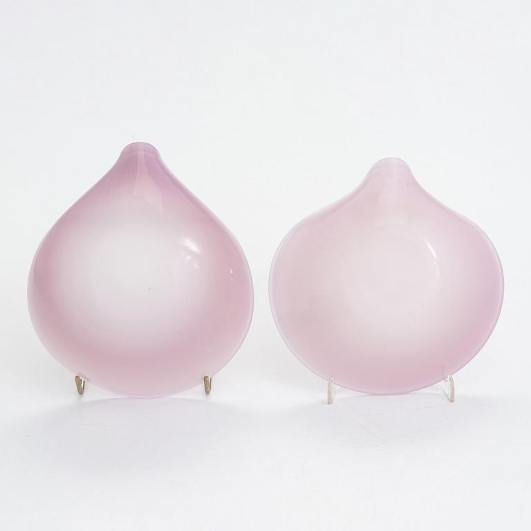 Kaj Franck, a set of five art glass bowls, model 3318, 'Näkinkenkä', signed K. Franck, Iittala.