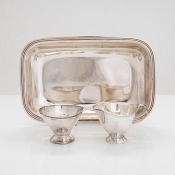 Skål, sterlingsilver  Just Andersen, Denmark 1950-tal och gräddsnäcka o sockerskål, silver, Tillander, Helsingfors 1955.