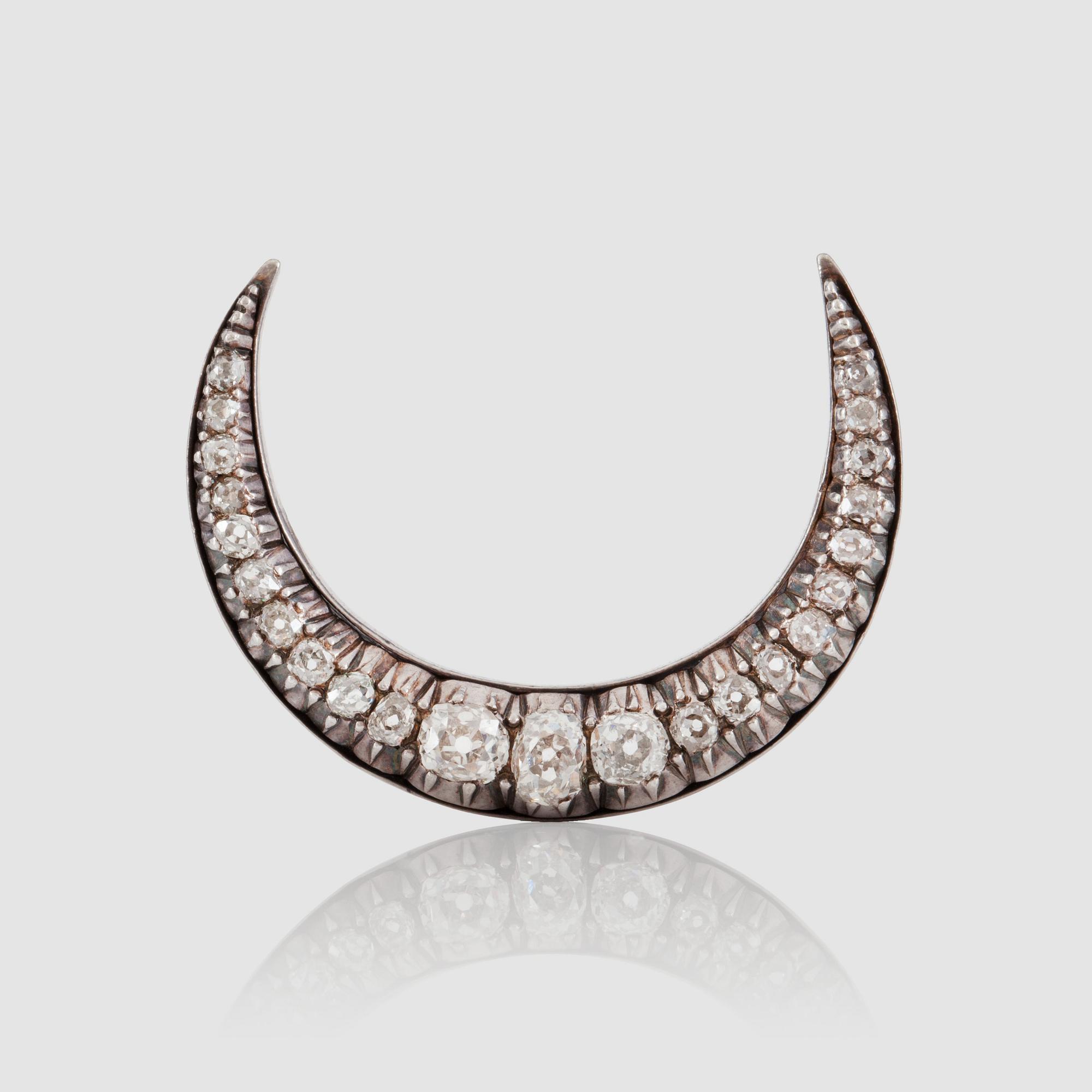 BROSCH, guld 18K samt silver med gammalslipade diamanter totalt ca 2.50 ct. 1800-tal. Vikt ca 8 gram.