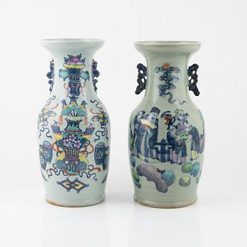 Two Chinese vases, late Qing dynasty/early 20th Century.