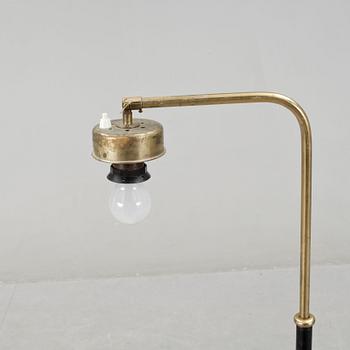 GOLVLAMPA, modell 1842, firma Svenskt Tenn.