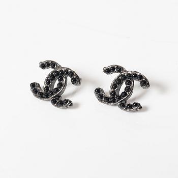 Chanel,.