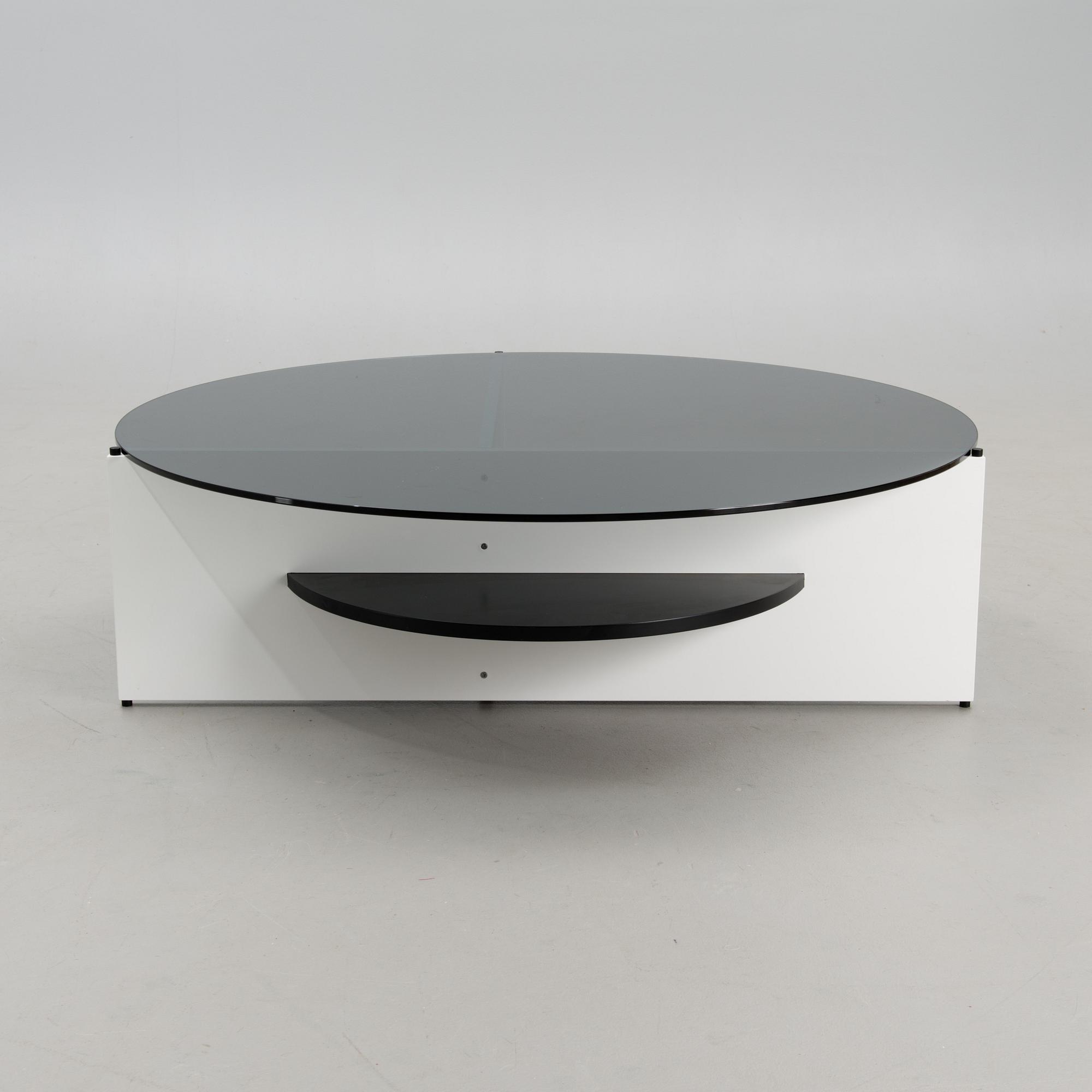 ELINA ULVIO, "DIVIDE". 2016.