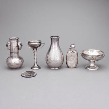 PARTI SILVERFÖREMÅL, 6 st, bla sterling, Japan 1900-tal. Tot ca 1560 gram.