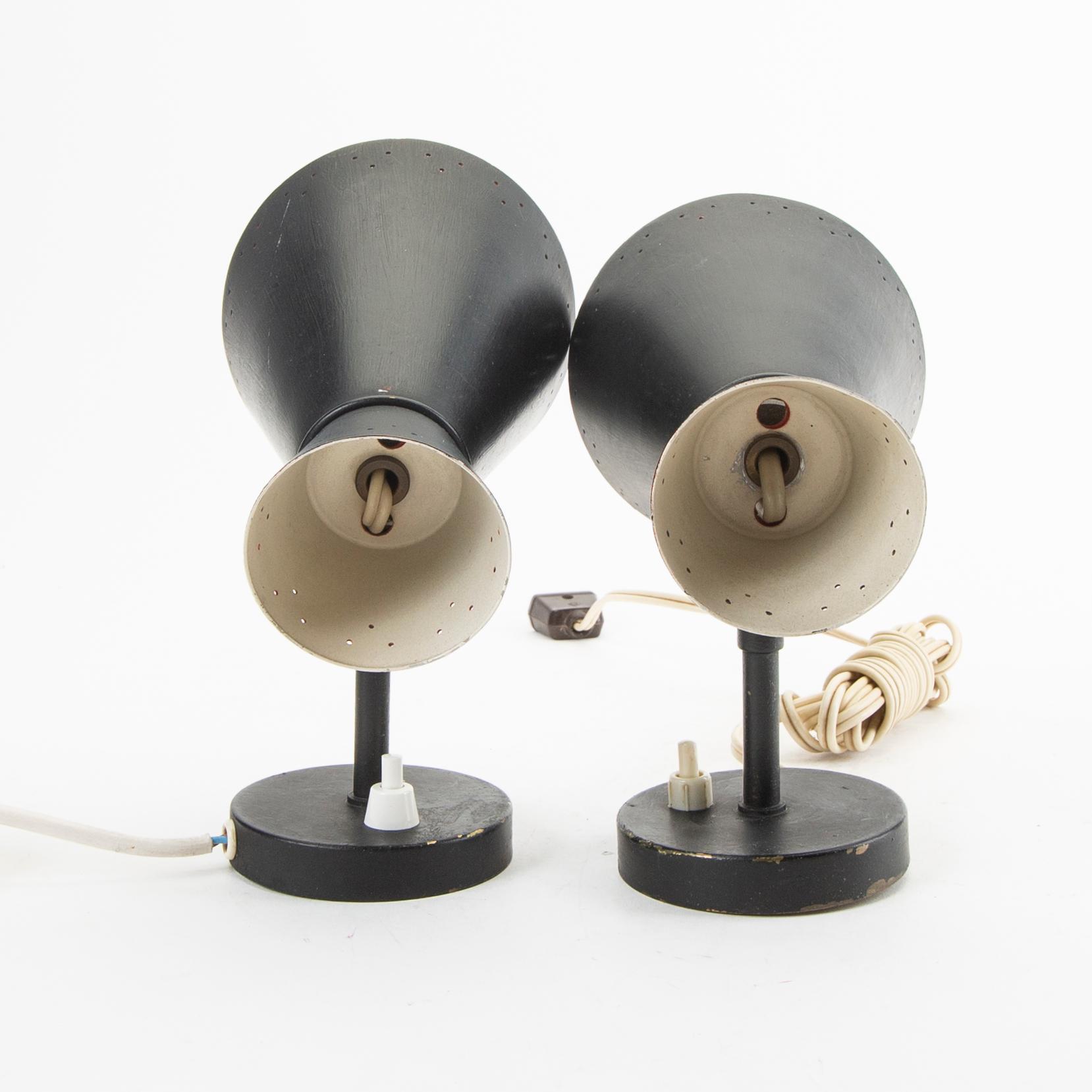 Svend Aage Holm Sørensen,  vägglampor ett par 1900-talets andra hälft.