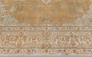 An oriental carpet ca 400 x 295 cm.