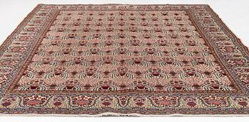 Matta, Täbris, ca 370 x 395 cm.