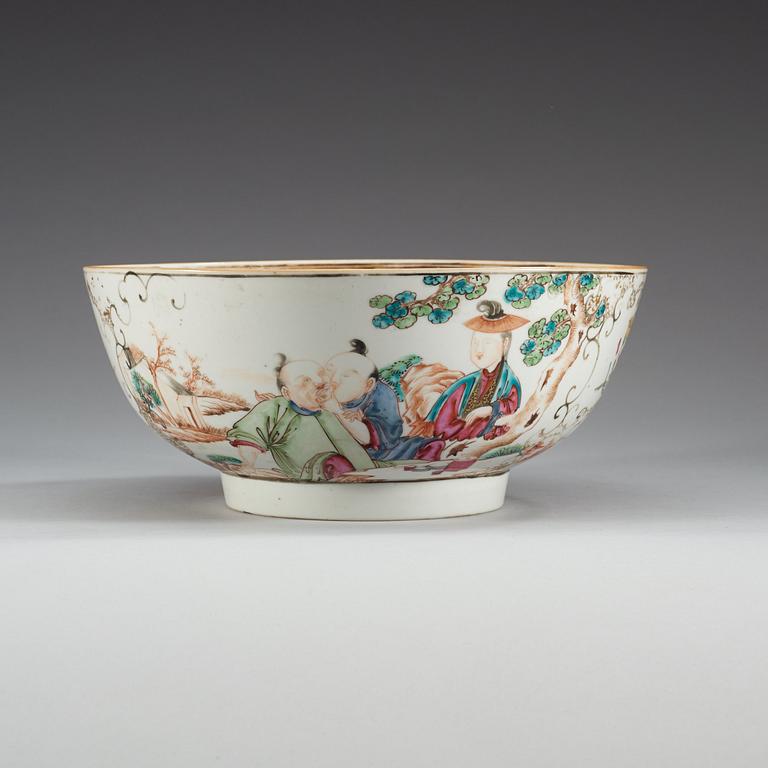 BÅLSKÅL, kompaniporslin. Qing dynastin, Qianlong (1736-95).