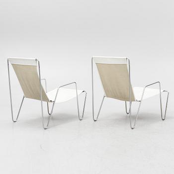 Verner Panton, a pair of 'Bachelor' lounge chairs.