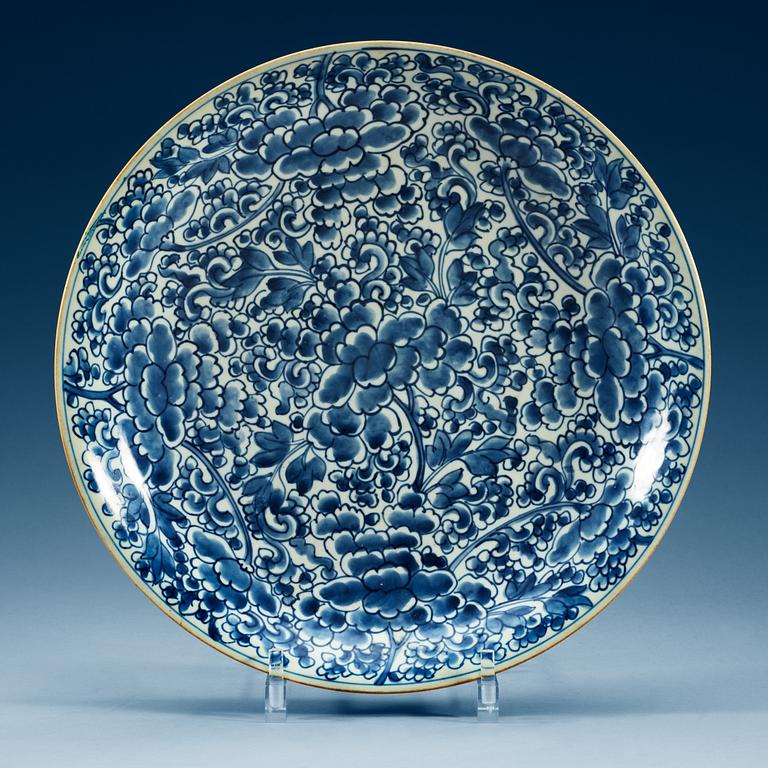 SKÅLFAT, porslin. Qing dynastin, Kangxi (1662-1722).