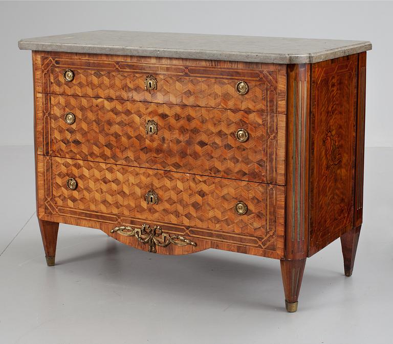 A Gustavian commode attributed to J. Hultsten.