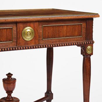 Bord, av Gottlieb Iwersson (mästare i Stockholm 1778-1813), signerat och daterat 1794, Sengustavianskt.